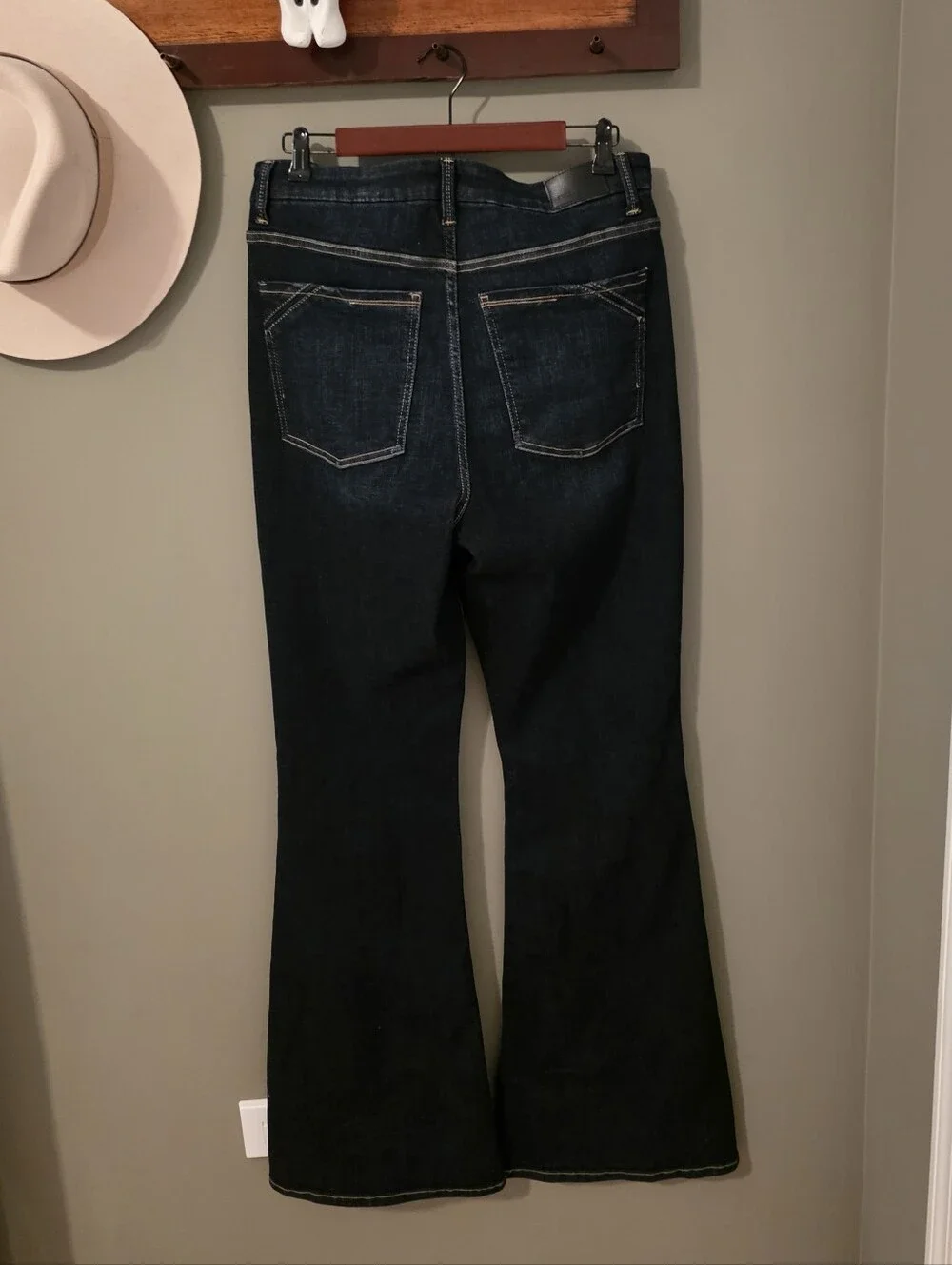 Buckle Black Fit No. 75 Flare Like New Jeans Size 31x34